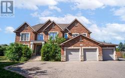 2489 OLINDA COURT  Mississauga, ON L5C 4P5