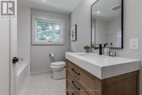 3029 Eva Drive, Burlington, ON - Indoor Photo Showing Bathroom