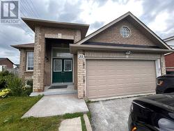 LOWER - 35 MEYER AVENUE  Barrie, ON L4M 6Y1