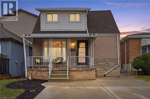 68 DELENA Avenue N  Hamilton, ON L8H 6B7