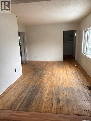 515 King Street, Weyburn, SK - Indoor Photo Showing Other Room