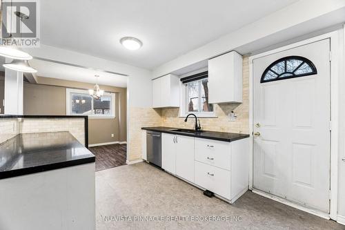 1627 Alwin Circle, Pickering (Village East), ON - Indoor Photo Showing Kitchen