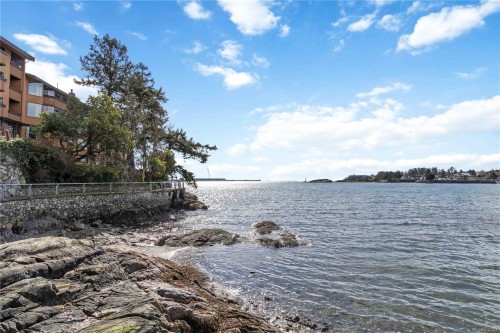 706-325 Maitland St  Victoria, BC V9A 7G7