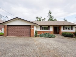 4033 Zinnia Rd  Saanich, BC V8Z 4W2