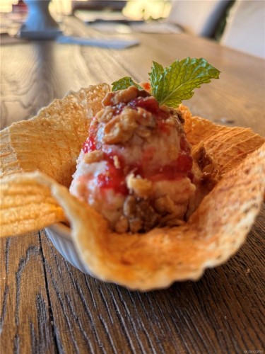 . Cls Ave, Saanich, BC 