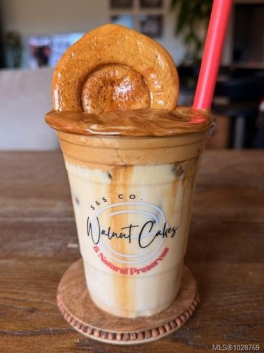 . Cls Ave, Saanich, BC 