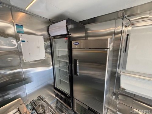 . Cls Ave, Saanich, BC 