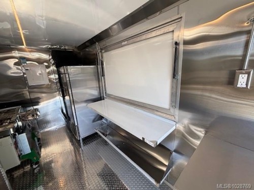 . Cls Ave, Saanich, BC 