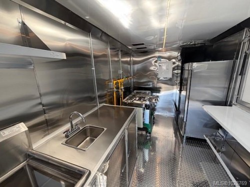 . Cls Ave, Saanich, BC 