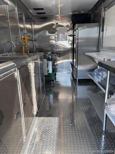 . Cls Ave, Saanich, BC 