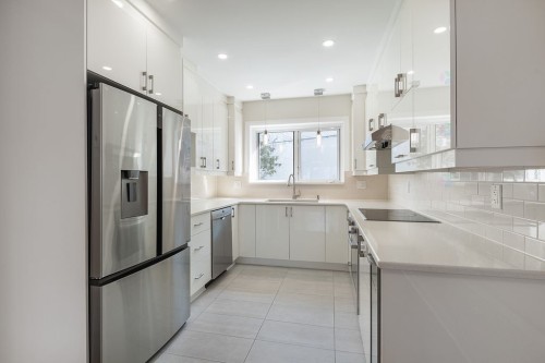 Kitchen - 612  - 614 Av. Abercorn, Mont-Royal, QC - Indoor Photo Showing Kitchen With Upgraded Kitchen