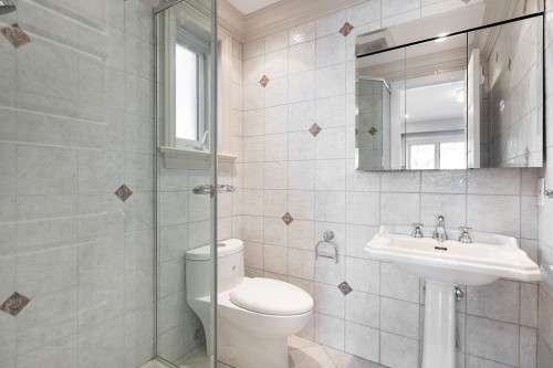 Master Bathroom - 612  - 614 Av. Abercorn, Mont-Royal, QC - Indoor Photo Showing Bathroom