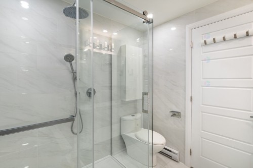 Bathroom - 612  - 614 Av. Abercorn, Mont-Royal, QC - Indoor Photo Showing Bathroom