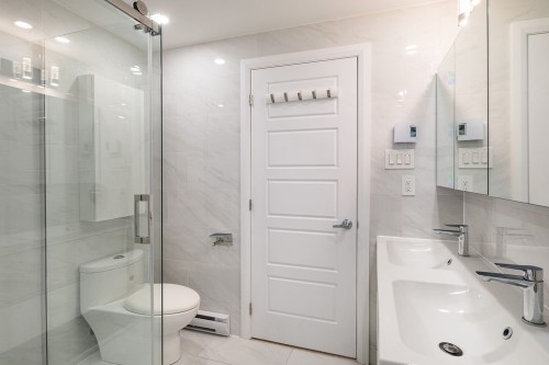 Bathroom - 612  - 614 Av. Abercorn, Mont-Royal, QC - Indoor Photo Showing Bathroom