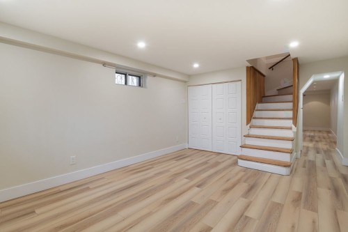 Game Room - 612  - 614 Av. Abercorn, Mont-Royal, QC - Indoor