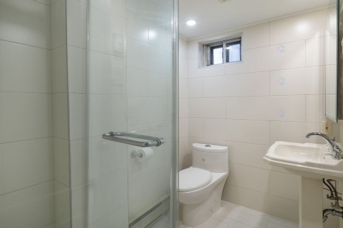 Bathroom - 612  - 614 Av. Abercorn, Mont-Royal, QC - Indoor Photo Showing Bathroom