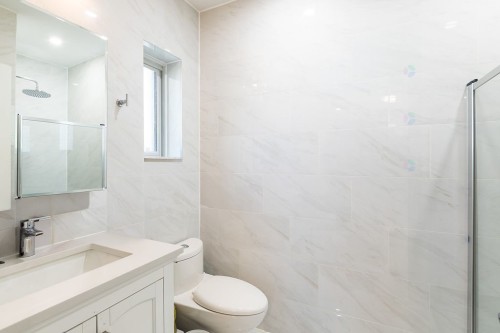 Master Bathroom - 612  - 614 Av. Abercorn, Mont-Royal, QC - Indoor Photo Showing Bathroom