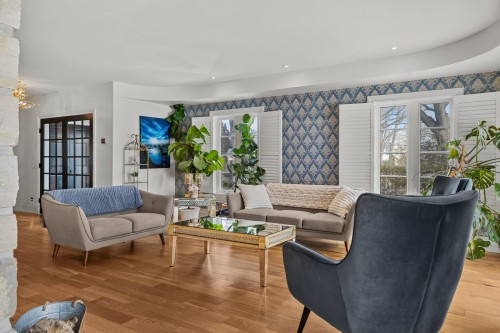 Salon - 729 Boul. Union, Laval (Sainte-Dorothée), QC - Indoor Photo Showing Living Room