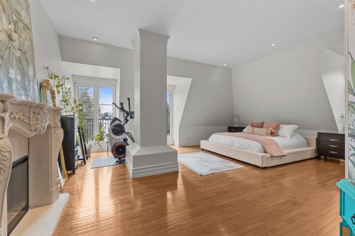 Chambre à coucher principale - 729 Boul. Union, Laval (Sainte-Dorothée), QC - Indoor With Fireplace