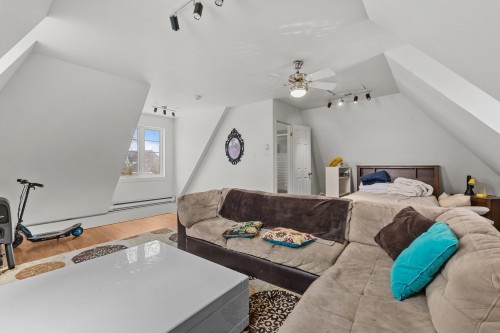 Garçonnière - 729 Boul. Union, Laval (Sainte-Dorothée), QC - Indoor