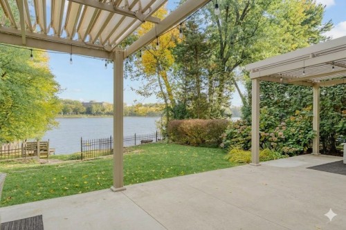 Vue sur l'eau - 729 Boul. Union, Laval (Sainte-Dorothée), QC - Outdoor With Body Of Water