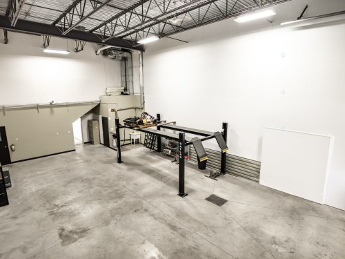 Entrepôt - 2041A Rue Léonard-De Vinci, Sainte-Julie, QC - Indoor Photo Showing Garage