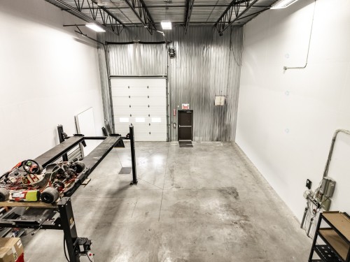 Entrepôt - 2041A Rue Léonard-De Vinci, Sainte-Julie, QC - Indoor Photo Showing Garage