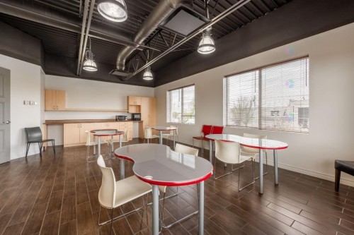 Salle de conférence - 2041A Rue Léonard-De Vinci, Sainte-Julie, QC - Indoor Photo Showing Dining Room
