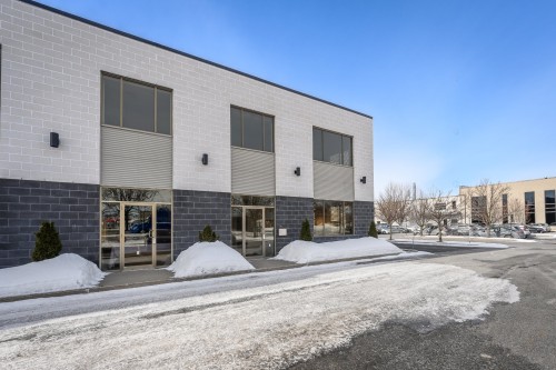 Façade - 2041A Rue Léonard-De Vinci, Sainte-Julie, QC - Outdoor