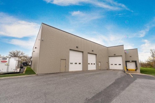 Face arrière - 2041A Rue Léonard-De Vinci, Sainte-Julie, QC - Outdoor