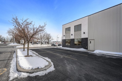 Stationnement - 2041A Rue Léonard-De Vinci, Sainte-Julie, QC - Outdoor