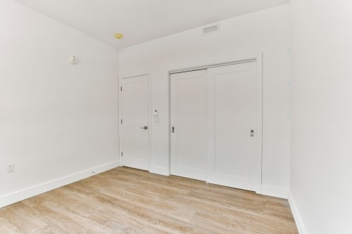 Chambre à coucher principale - 203-9229 Rue Airlie, Montréal (Lasalle), QC - Indoor Photo Showing Other Room