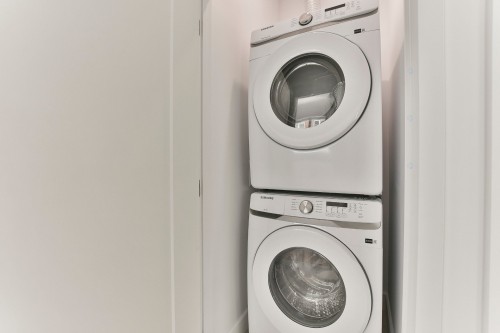 Salle de lavage - 203-9229 Rue Airlie, Montréal (Lasalle), QC - Indoor Photo Showing Laundry Room
