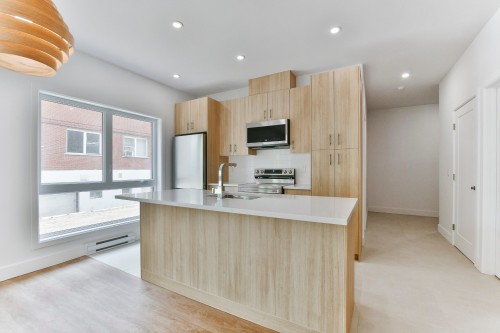 Cuisine - 201-9229 Rue Airlie, Montréal (Lasalle), QC - Indoor Photo Showing Kitchen