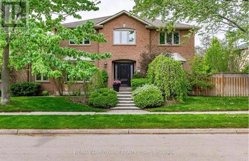 500 BLENHEIM CRESCENT  Oakville, ON L6J 6P7