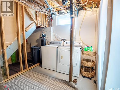 128 Mcdougall Crescent, Regina, SK - Indoor Photo Showing Laundry Room