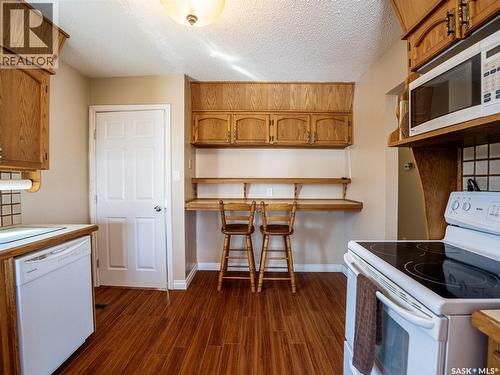 128 Mcdougall Crescent, Regina, SK - Indoor Photo Showing Kitchen