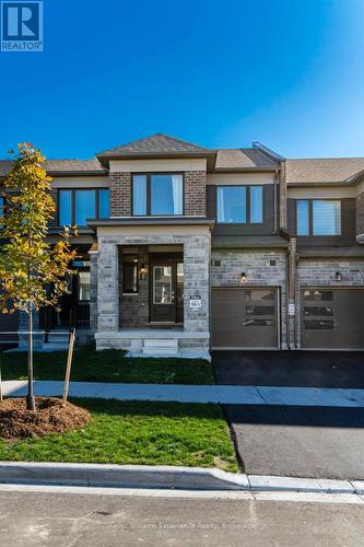 12 DURHAM AVENUE  Barrie, ON L9J 0W7