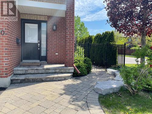 240 Freedom Private, Ottawa, ON - Outdoor