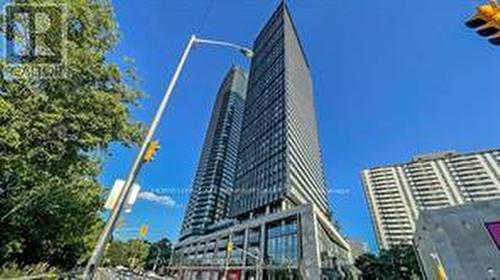 2205 - 575 BLOOR STREET E  Toronto, ON M4W 0B2