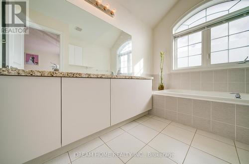 66 Mohandas Drive, Markham, ON - Indoor Photo Showing Bathroom