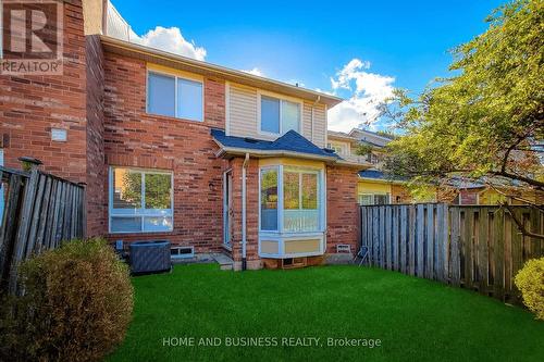 2374 BAINTREE CRESCENT  Oakville, ON L6M 4X1