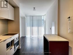 717 - 33 HELENDALE AVENUE  Toronto, ON M4R 1C5