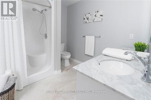4021 Mountain Street, Lincoln, ON - Indoor Photo Showing Bathroom