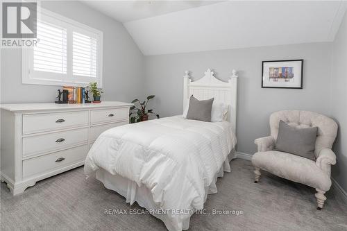 4021 Mountain Street, Lincoln, ON - Indoor Photo Showing Bedroom