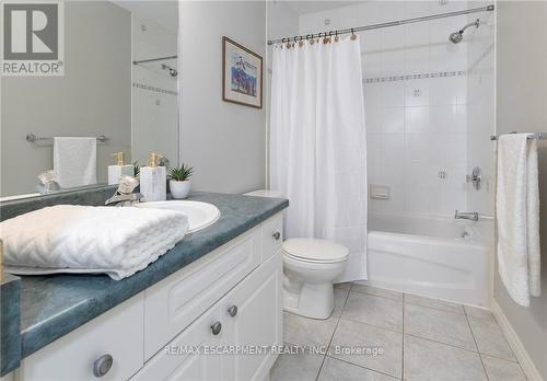 4021 Mountain Street, Lincoln, ON - Indoor Photo Showing Bathroom