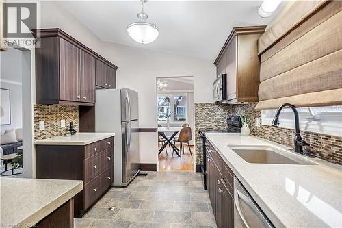 85 Ranchdale Drive, Hamilton, ON - Indoor Photo Showing Kitchen