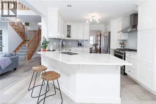 4021 Mountain Street, Beamsville, ON - Indoor Photo Showing Kitchen With Double Sink With Upgraded Kitchen
