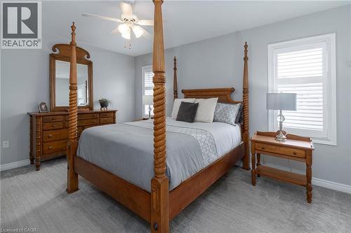 4021 Mountain Street, Beamsville, ON - Indoor Photo Showing Bedroom