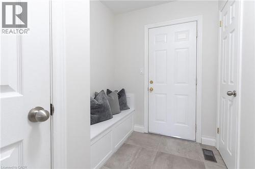 4021 Mountain Street, Beamsville, ON - Indoor Photo Showing Other Room
